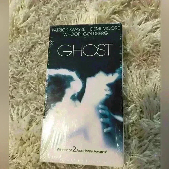 Ghost VHS Sealed - Picture 2 of 7